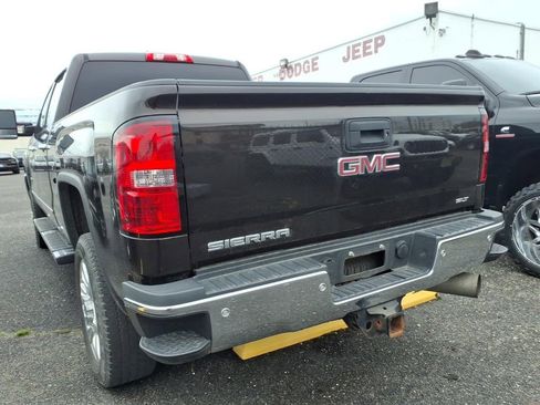 Used 2018 GMC Sierra 2500 SLT w/ Duramax Plus Package image 9