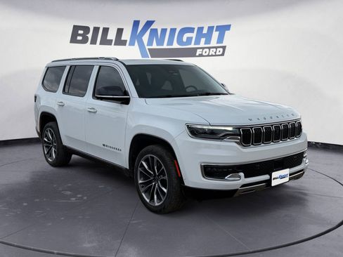 Used 2023 Jeep Wagoneer Series III w/ Premium Group I image 7