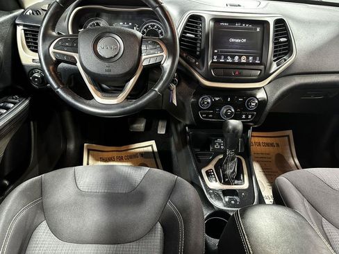 Used 2015 Jeep Cherokee Latitude FWD image 24