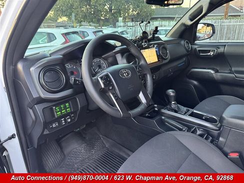 Used 2017 Toyota Tacoma TRD Off-Road w/ Tow Package image 11