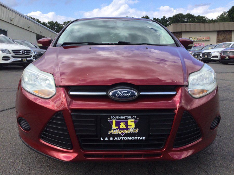 Used 2014 Ford Focus SE FWD image 4