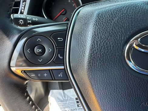 Used 2018 Toyota Camry XSE FWD image 13