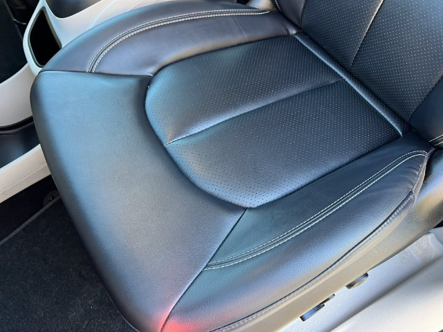 Used 2024 Chrysler Pacifica Touring-L FWD image 12