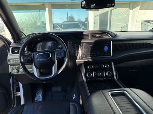 Used 2023 GMC Yukon Denali image 11