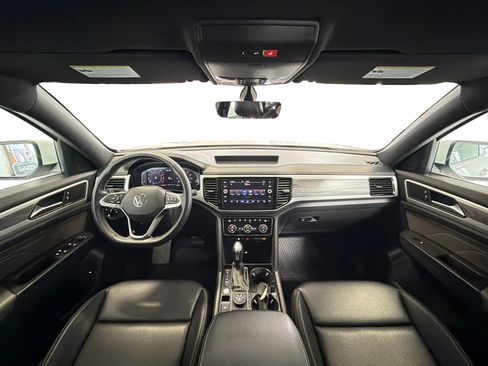 Used 2022 Volkswagen Atlas Cross Sport SE image 17