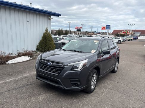 Used 2023 Subaru Forester image 2