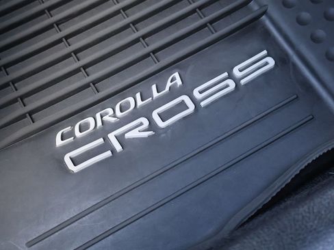 Used 2024 Toyota Corolla Cross LE w/ Moonroof Package image 30