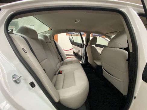 Used 2024 Nissan Altima 2.5 SV image 18