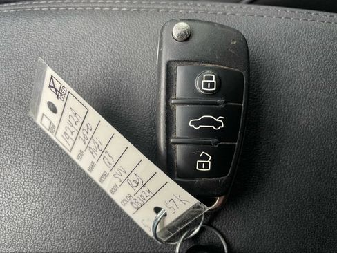 Used 2020 Audi Q3 2.0T Premium w/ Convenience Package image 17