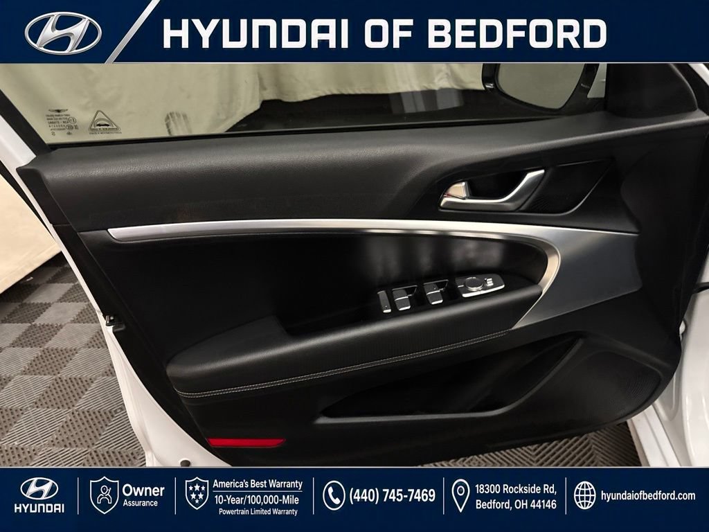 Used 2023 Genesis G70 2.0T AWD/4WD image 15