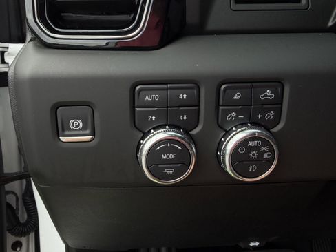 Used 2025 GMC Sierra 1500 AT4 AWD/4WD image 18