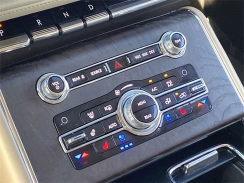 Used 2020 Lincoln Aviator Reserve w/ Equipment Group 202A image 32