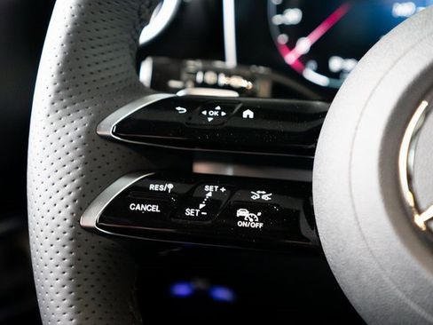 New 2025 Mercedes-Benz GLC 350e 4MATIC image 31