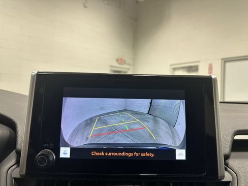Used 2023 Toyota RAV4 XLE FWD image 21