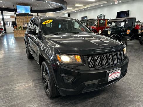 Used 2015 Jeep Grand Cherokee Altitude AWD/4WD image 3