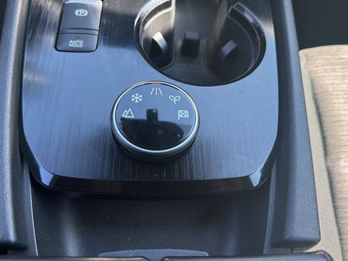Used 2023 Nissan Rogue SV AWD/4WD image 31