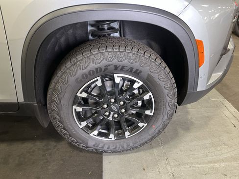 New 2026 Chevrolet Traverse Z71 w/ Enhanced Driving Package AWD/4WD image 16