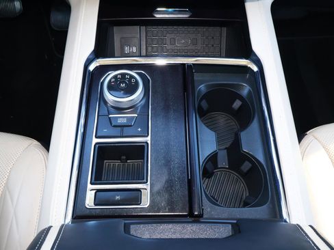 Used 2023 Ford Expedition Platinum image 31