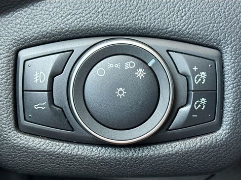 Used 2018 Ford Escape SEL image 12