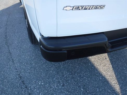 Used 2020 Chevrolet Express 3500 LS image 8