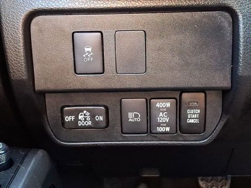 Used 2021 Toyota Tacoma TRD Sport w/ TRD Premium Sport Package AWD/4WD image 25