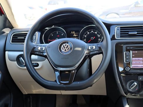 Used 2015 Volkswagen Jetta TDI SE FWD image 14