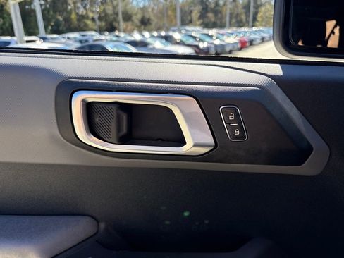 Used 2022 Ford Bronco Black Diamond image 17
