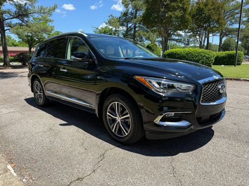 Used 2019 INFINITI QX60 Luxe w/ Essential Package FWD image 7