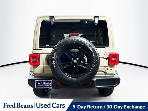 Used 2022 Jeep Wrangler Unlimited Sahara AWD/4WD image 7