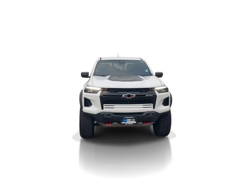 Used 2025 Chevrolet Colorado ZR2 w/ Technology Package AWD/4WD image 3