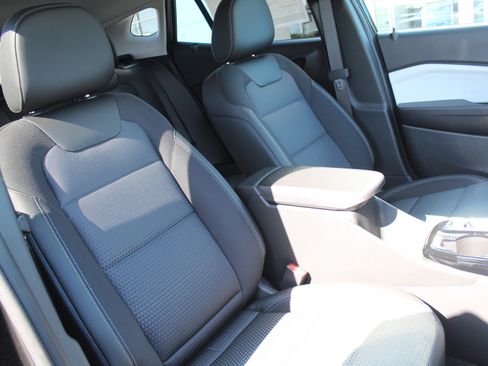 New 2026 Chevrolet Trax LT w/ Driver Confidence Package image 15