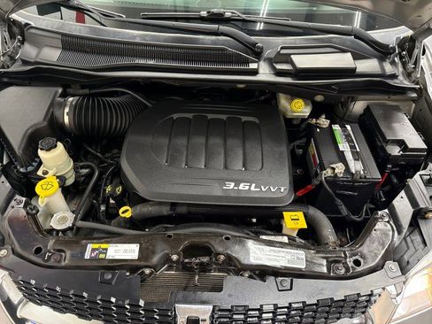 Used 2017 Dodge Grand Caravan SE w/ Power Window Group FWD image 43