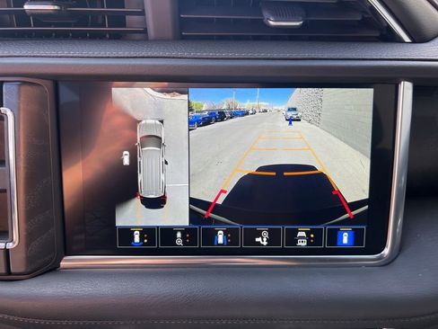 Used 2022 GMC Yukon Denali AWD/4WD image 19