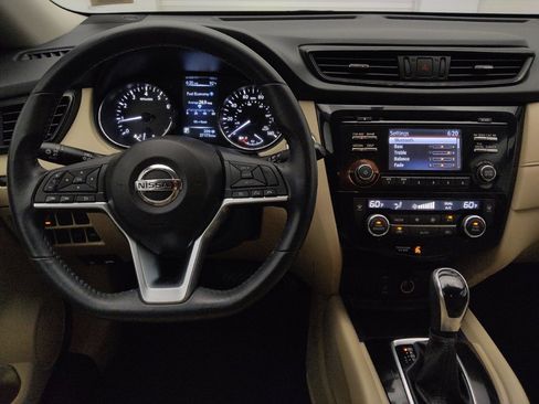Used 2017 Nissan Rogue SV FWD image 22