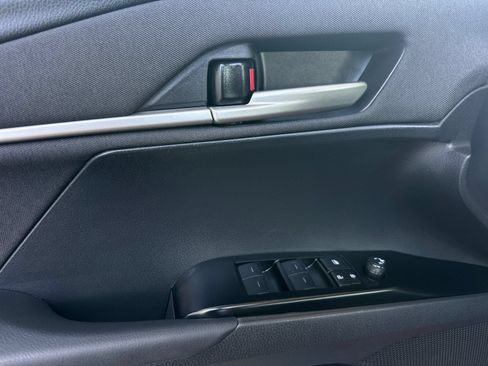 Used 2025 Toyota Camry LE FWD image 10