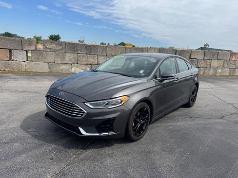 Used 2020 Ford Fusion SEL image 2