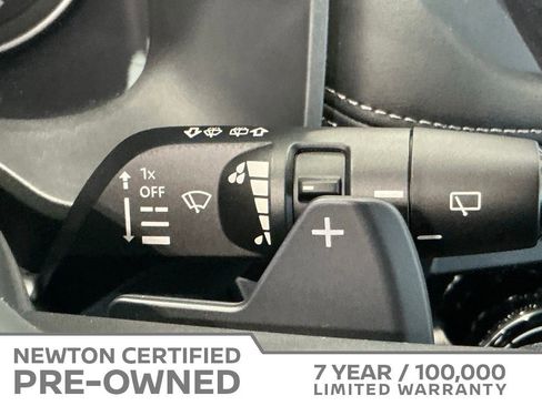 Used 2025 Nissan Rogue S FWD image 29