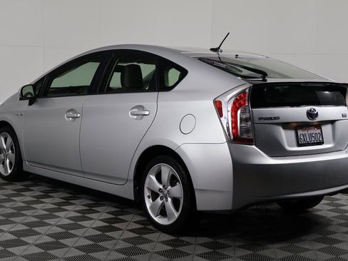 Used 2012 Toyota Prius Five w/ Preferred Accessory Pkg image 6