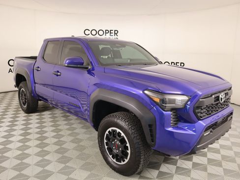 Used 2025 Toyota Tacoma TRD Off-Road image 1