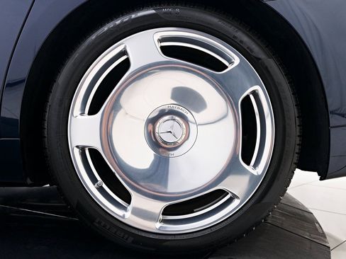 Used 2025 Mercedes-Benz Maybach S 580 4MATIC image 29