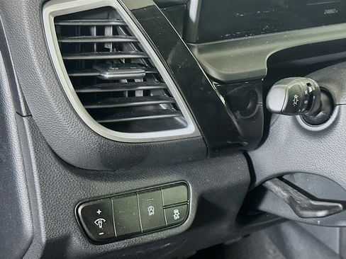 Used 2025 Kia Seltos S image 17