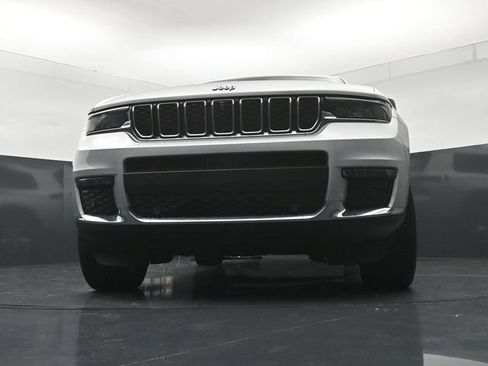 Used 2021 Jeep Grand Cherokee L Limited w/ Luxury Tech Group II AWD/4WD image 19