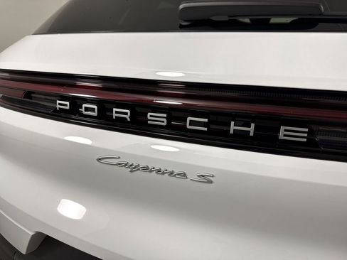 New 2026 Porsche Cayenne S image 19