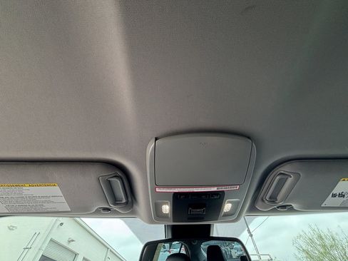 Used 2022 Toyota Camry XSE image 7