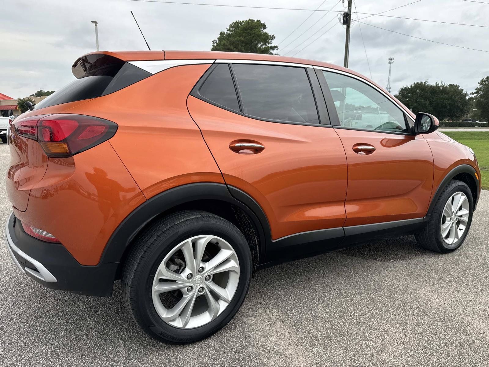 Used 2023 Buick Encore GX Preferred w/ Cold Weather Comfort Package FWD image 4
