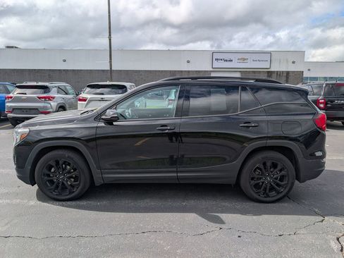 Used 2021 GMC Terrain SLT w/ Infotainment Package II AWD/4WD image 6
