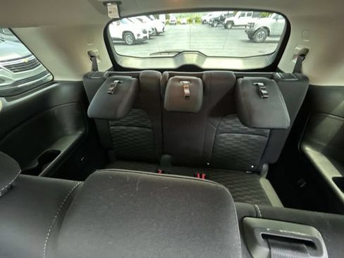 Certified 2022 Nissan Pathfinder SV FWD image 28