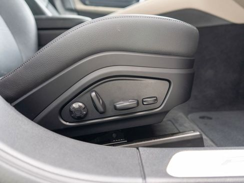 Certified 2025 Porsche Panamera 4 AWD/4WD image 33