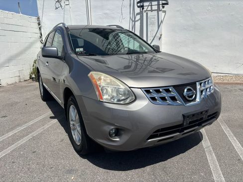 Used 2013 Nissan Rogue SV w/ Premium Pkg AWD/4WD image 4
