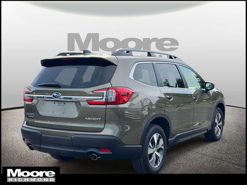 Used 2025 Subaru Ascent Premium AWD/4WD image 2